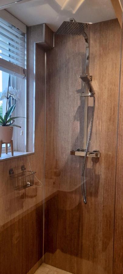Quaint Little Guest Suite With Private Parking Newport  Buitenkant foto