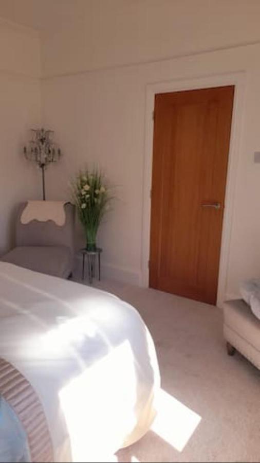 Quaint Little Guest Suite With Private Parking Newport  Buitenkant foto